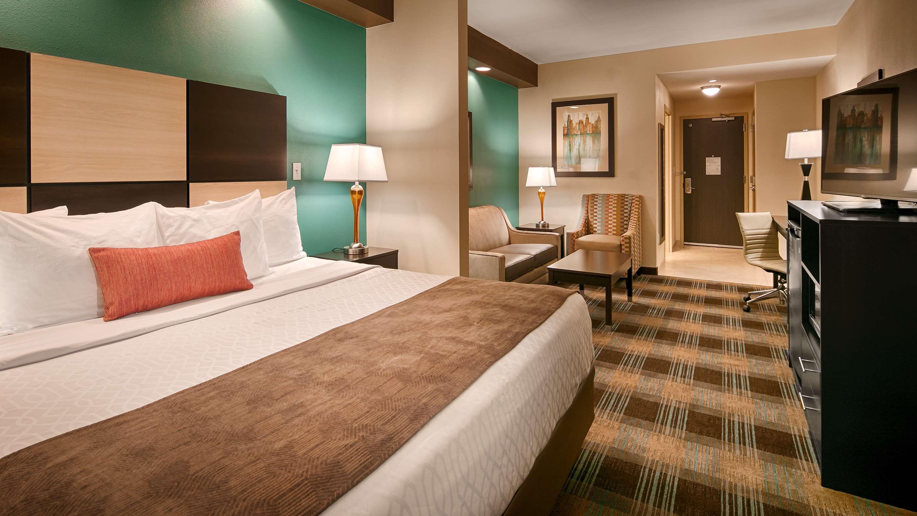 Western Atrium & Hotel