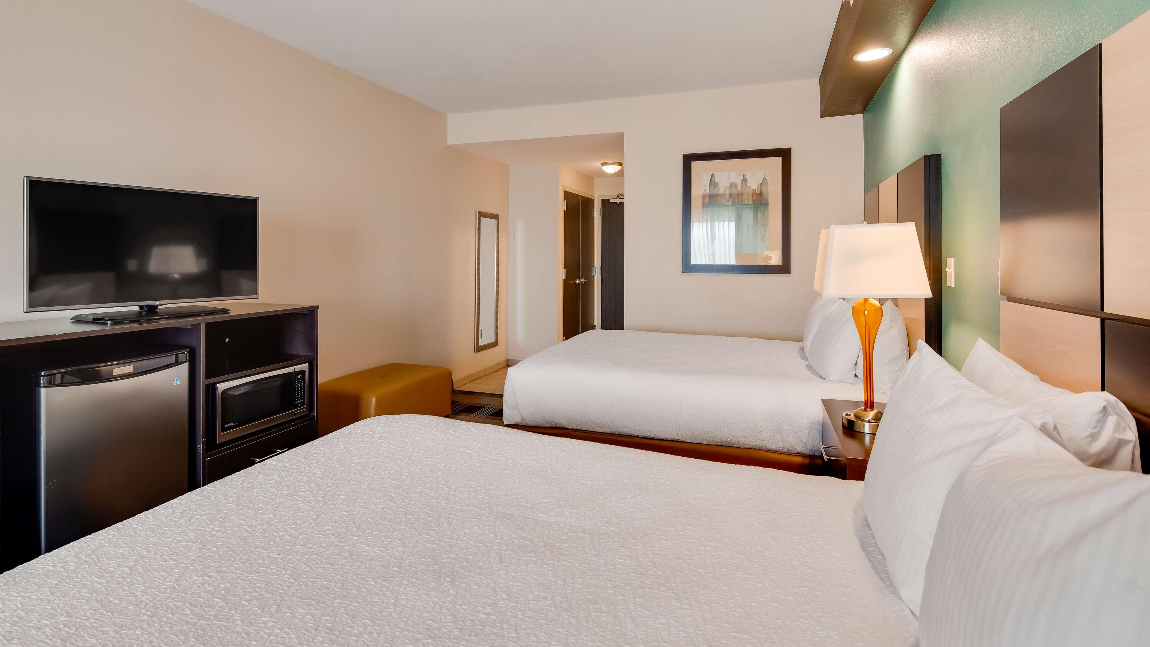 Western Atrium & Hotel Clarksville