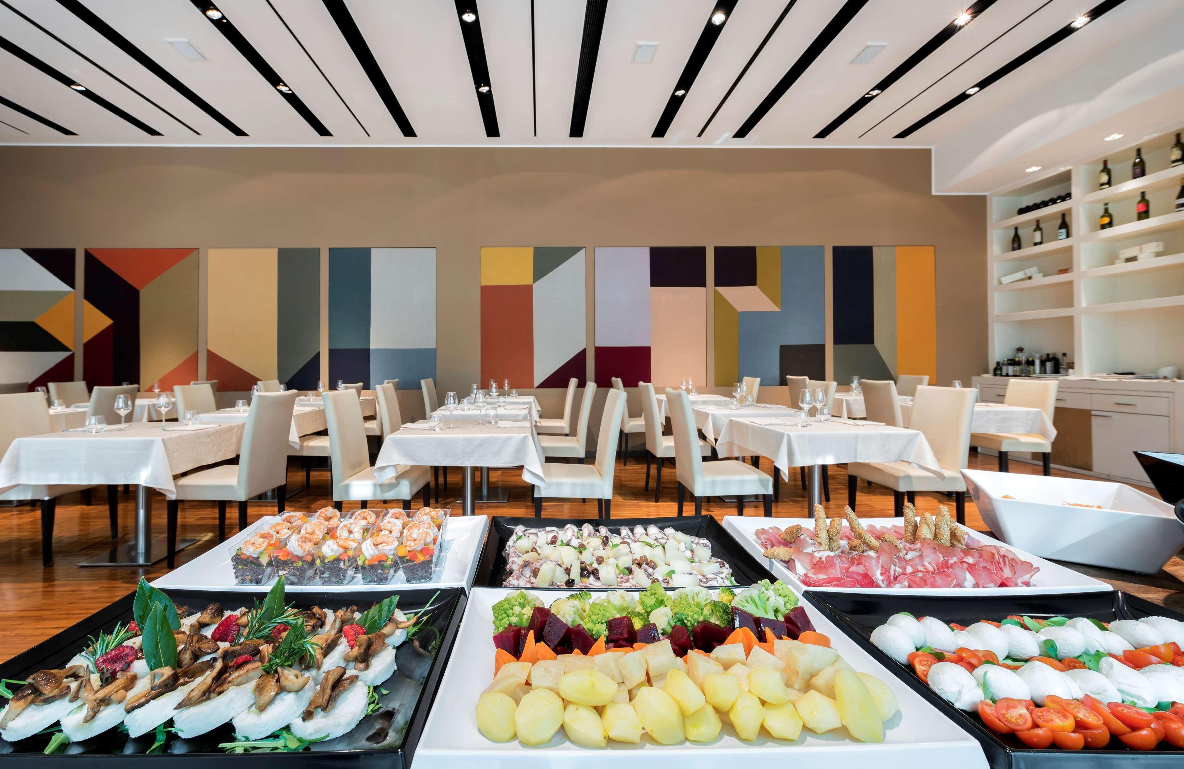 Western Atrium & Hotel 3*