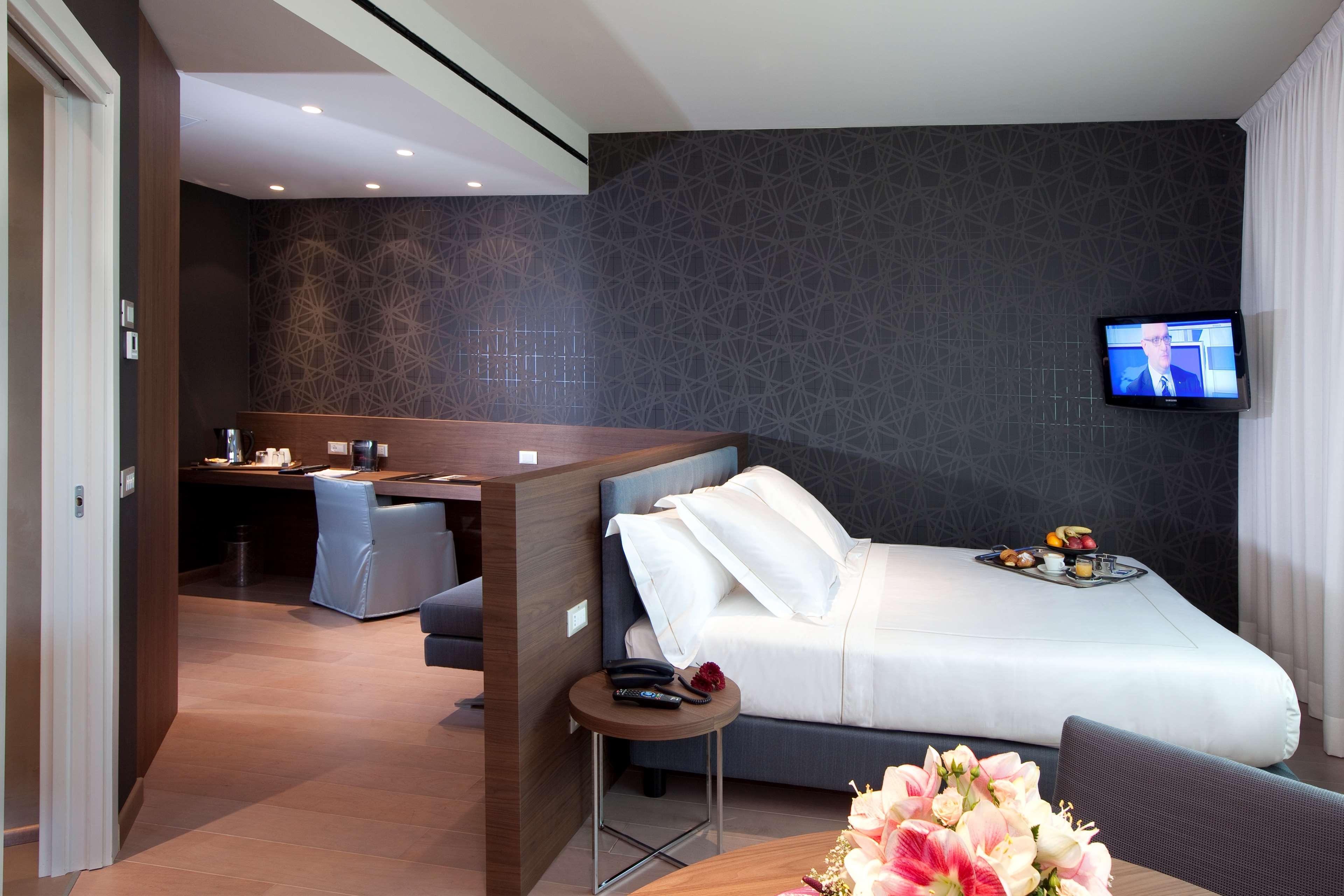 Western Atrium & Hotel 3*
