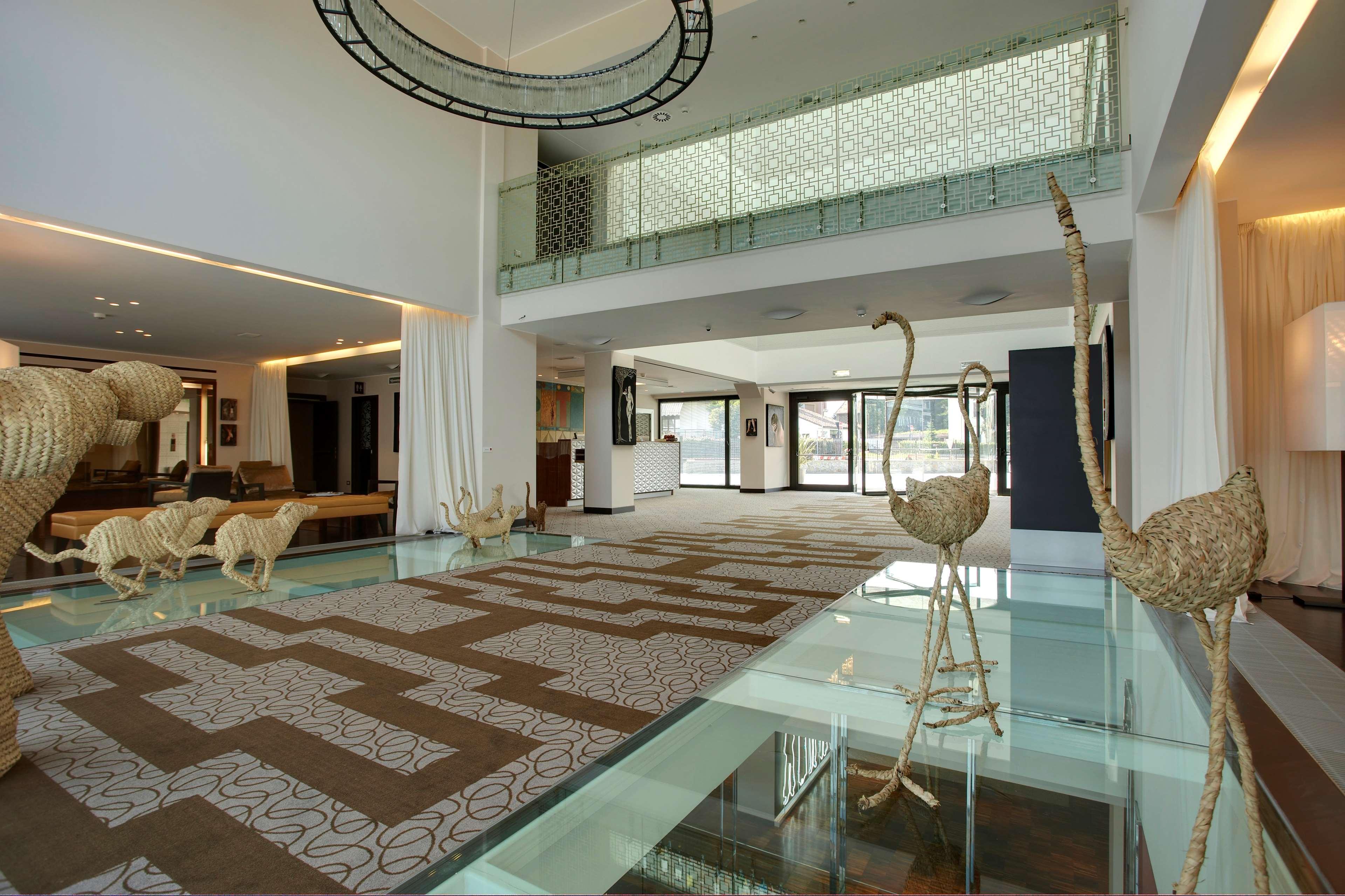 Western Atrium &