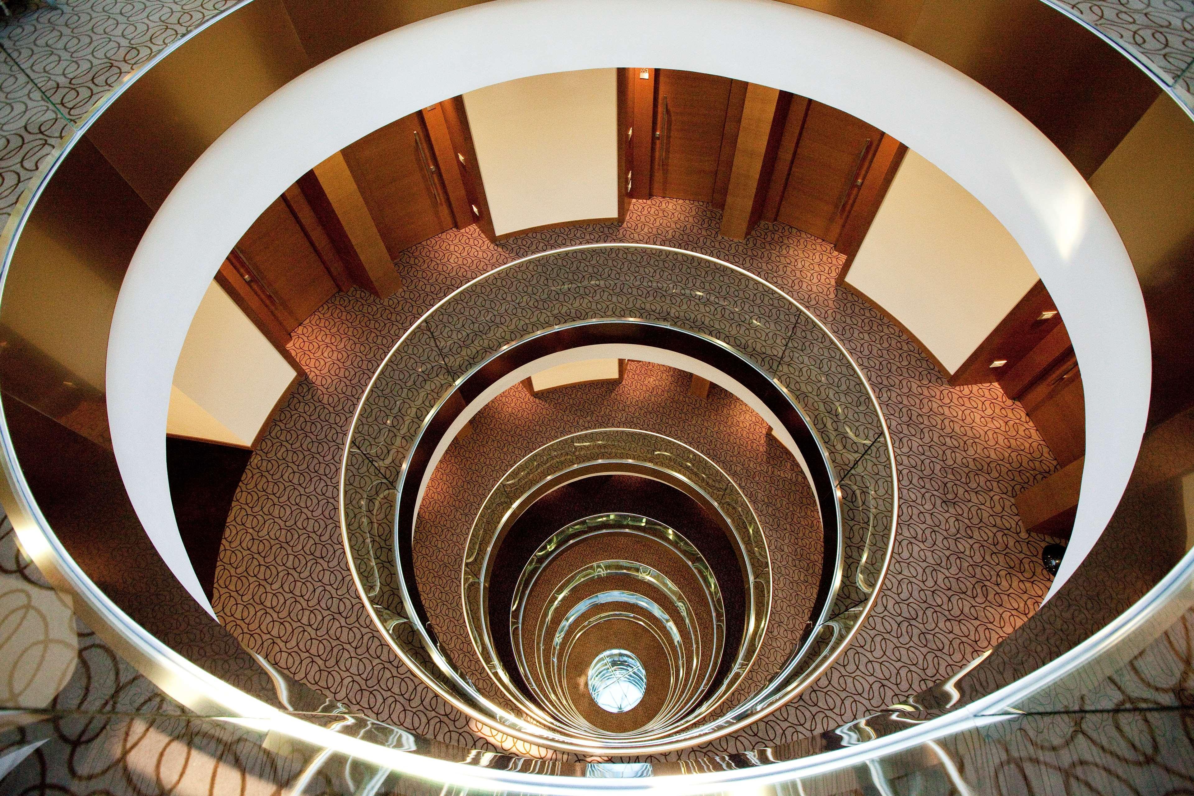 Western Atrium & Hotel 3*