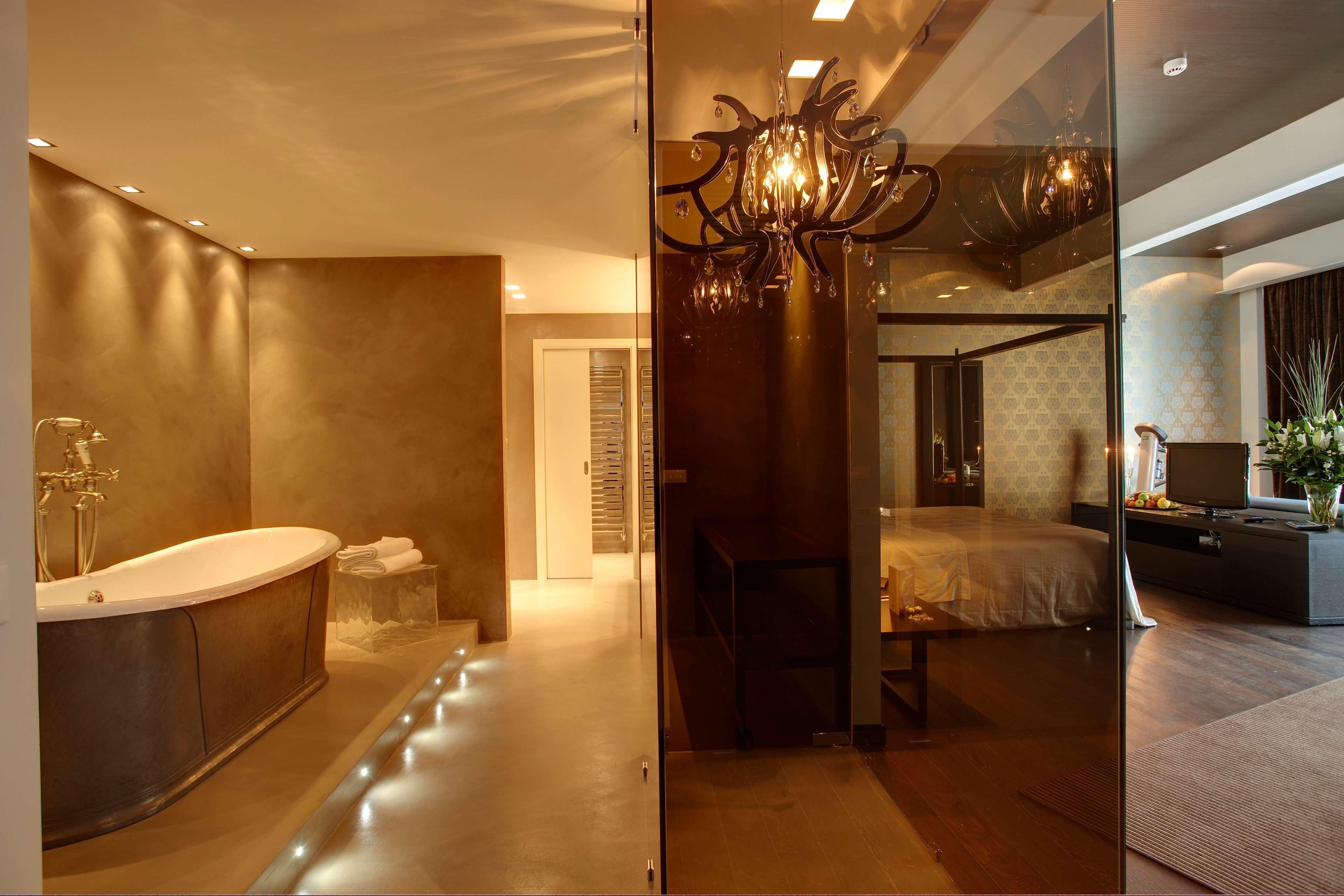 Western Atrium & 3* Clarksville