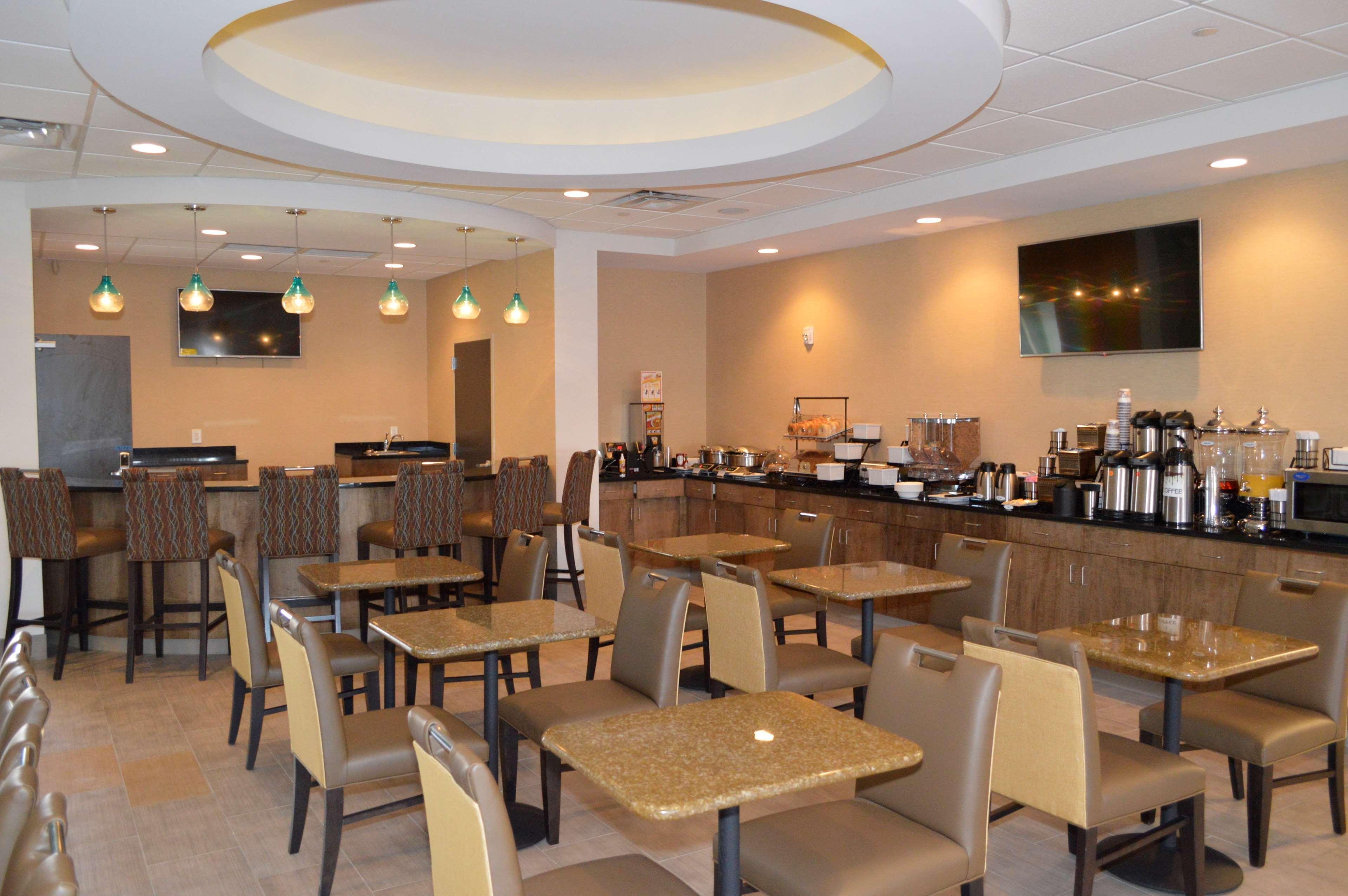 Western Atrium & 3* Clarksville